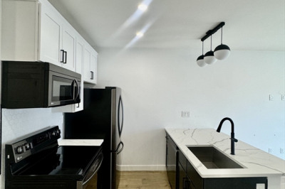 144 Old Colony Ave #302 1