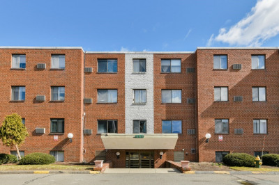 900 Governors Dr #3 1