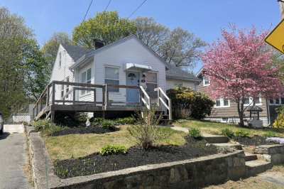 20 Roosevelt Rd 1