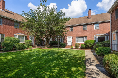 224 Park St #C10 1