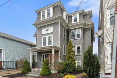 214-216 E Eagle St #3 1