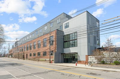 385 Pleasant St 1