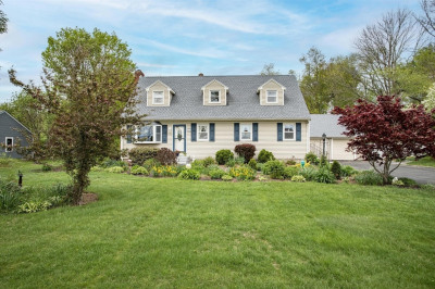 374 Forest St 1