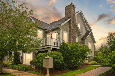 44 Stonehaven Dr 1