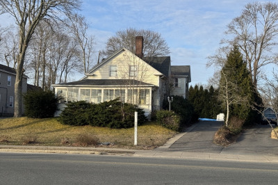 398 Main St 1