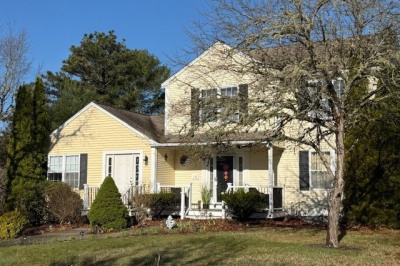 10 Nathan Ln 1