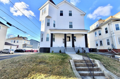 18 Woonasquatucket Ave #1