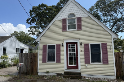 8 Cottage St 1