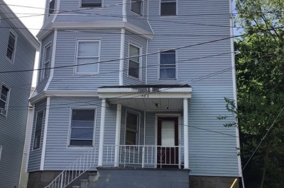 583 Center St #3 1