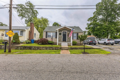 81 Waumsett Ave 1