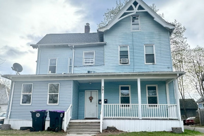 391 Pleasant St 1
