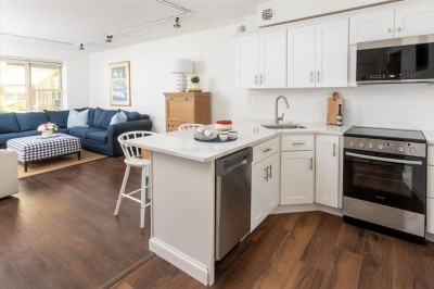 145 Pinckney #102 1