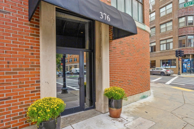 376 Commercial St. #4D 1