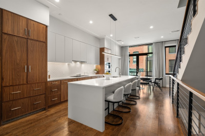1-17 Edgerly Pl #11 1