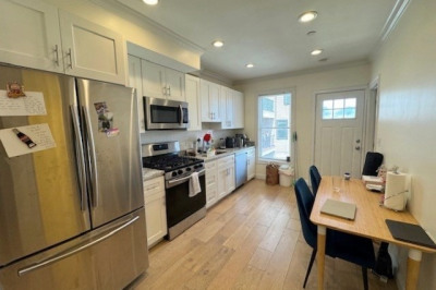 276 Paris St #3 1