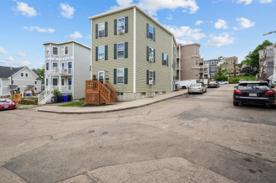 20 Woodford St