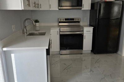 239 Hillberg Str 1
