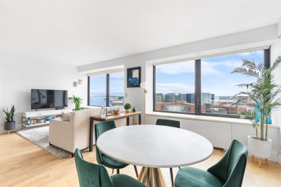 85 East India Row #25E 1