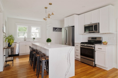 480 Baker St 1