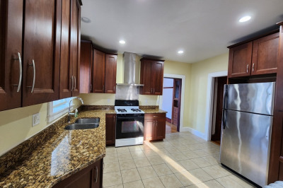 41 Woodward St #2 1