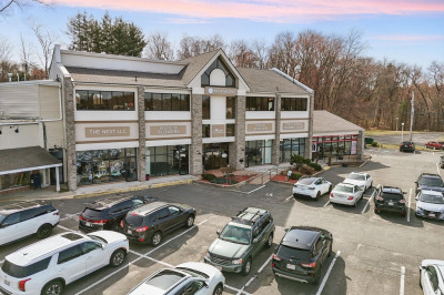 60 Shaker Rd 1