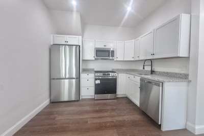 36 Brookledge St #2R 1