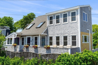 7 Riverside Dr