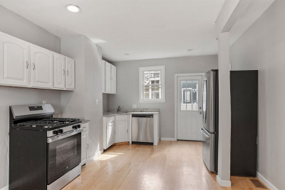 87 Baxter St 1