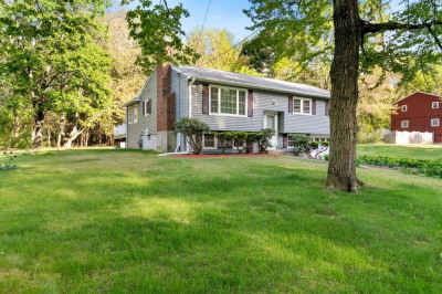 44 Colonial Dr 1