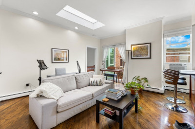 390 Riverway #24 1