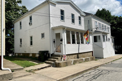 5 1/2 Savery Ln #2