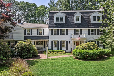 38 Lincoln Circle East 1