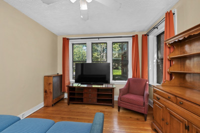 7 Lothian Rd #3 1
