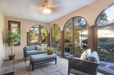 10 Hillcrest Parkway 1