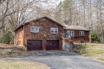 49 Sawmill Plain Rd 1