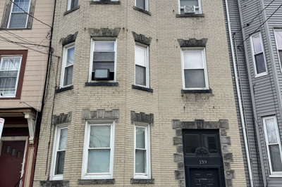 139 London Streeet #1 1