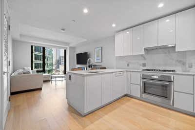 133 Seaport Blvd #901