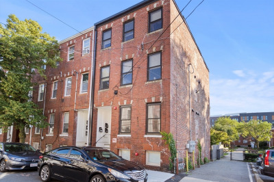 211 W 9th St 1