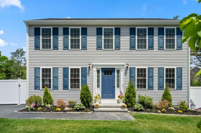 27 Copper Lantern Dr