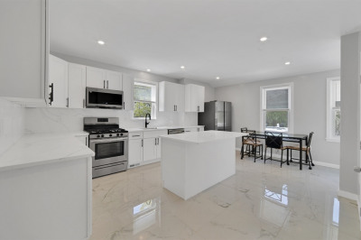 61-63 Albertina St #63 1