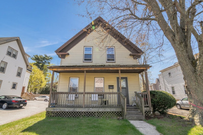 385 Centre St 1