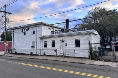 369 Lawrence St #1st fl 1