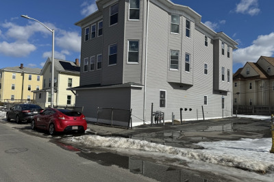 29 Camp St #3 1
