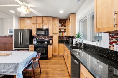 256 E St #1 1