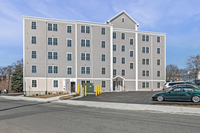 472 Essex Street #303 1