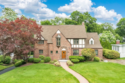 44 Meadowbrook Rd 1