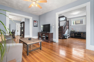 7 Howe St 1
