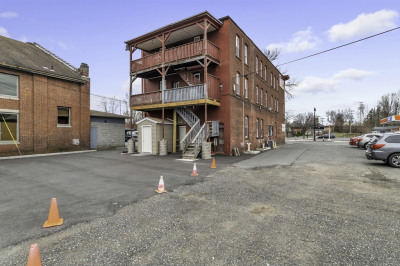 271 Elm St 1