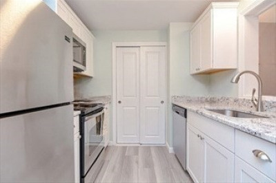 65 Greentree Lane #23 1