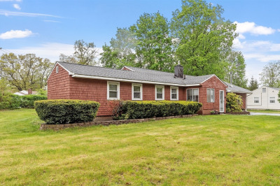 451 Pleasant St 1